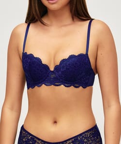 Soutien-gorge ampliforme en dentelle florale;
