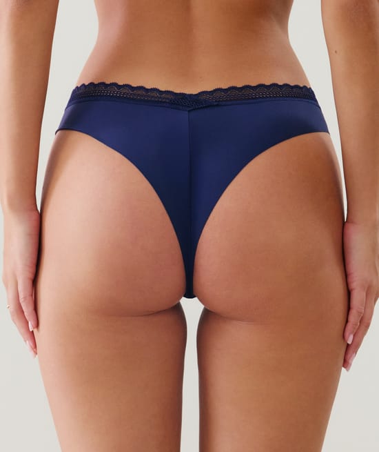 Tanga en microfibre et dentelle;