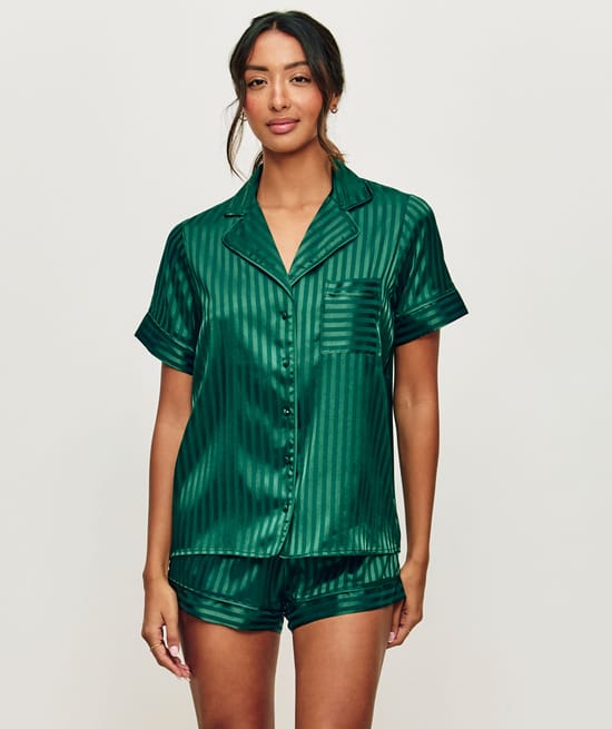 Short sleeve satin striped shirt;