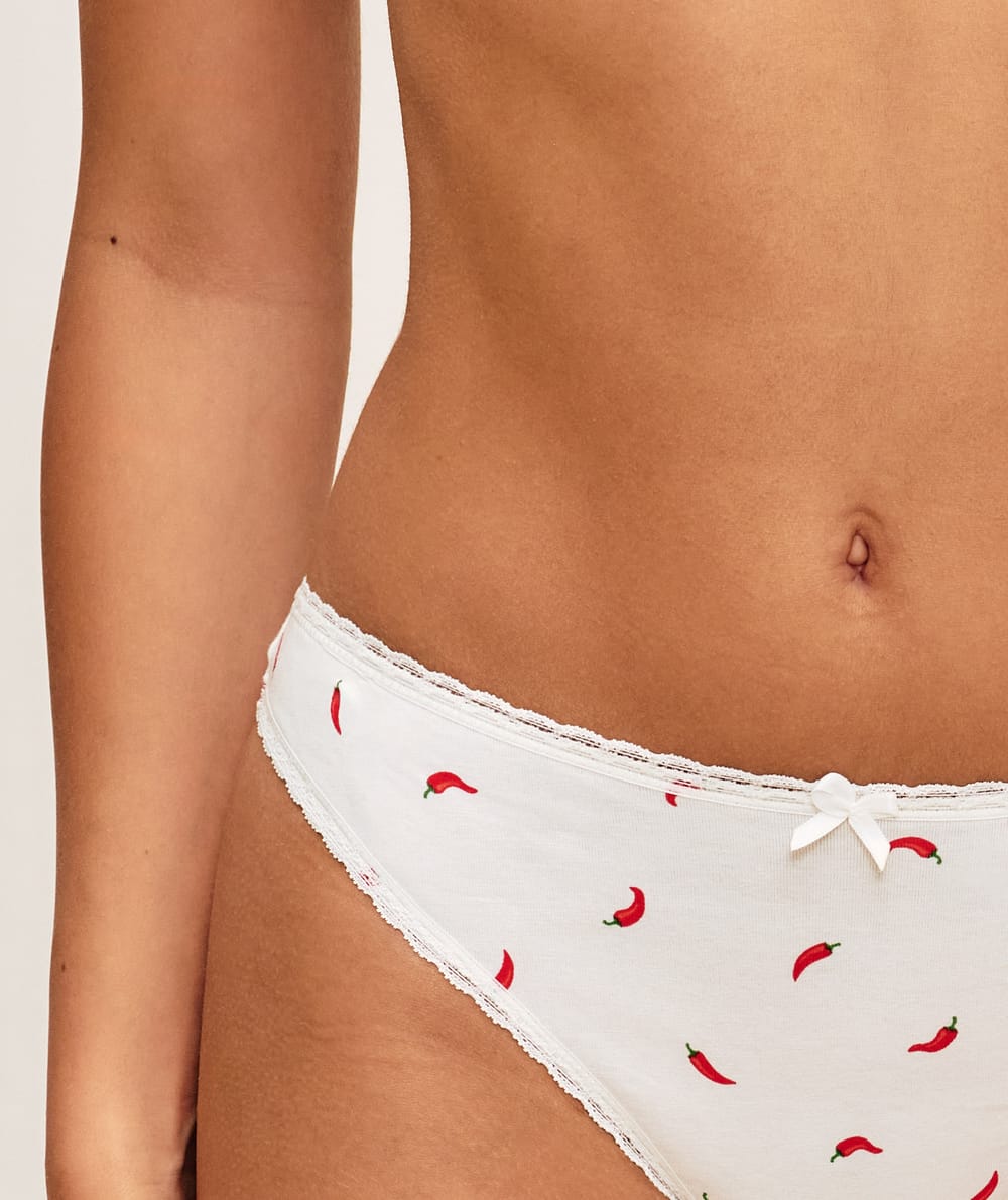 Cotton thong with chili pattern;