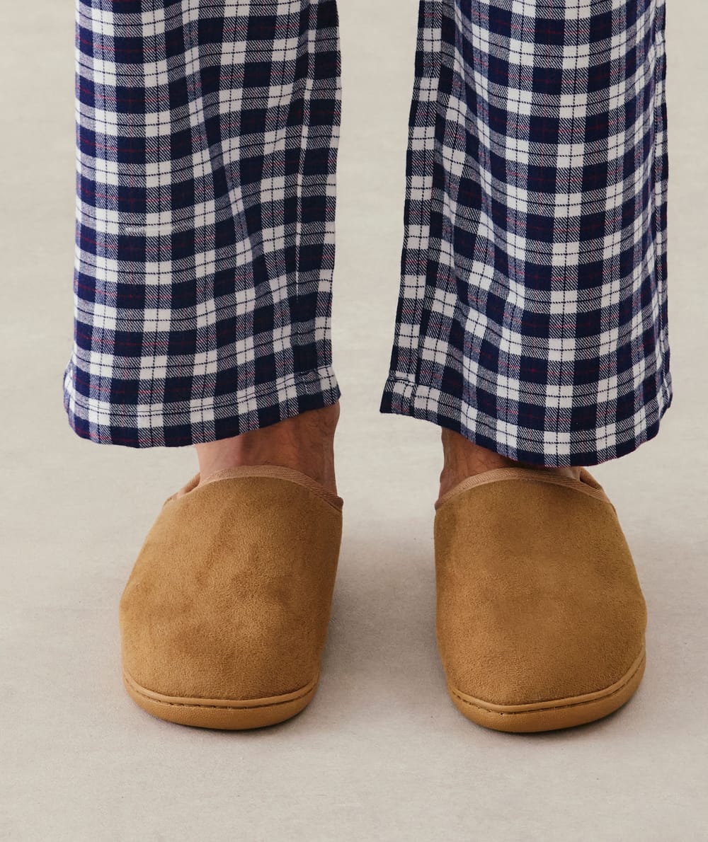 Chaussons en su&eacute;dine;