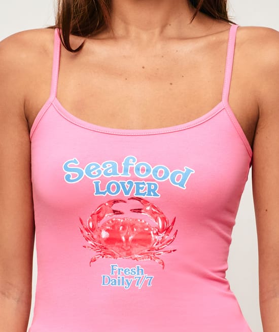 Crab print tank top;
