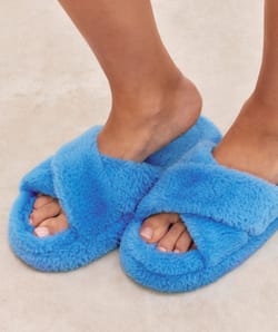 Fleece slippers;