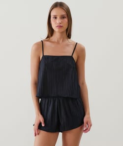 Conjunto de satén plisado;