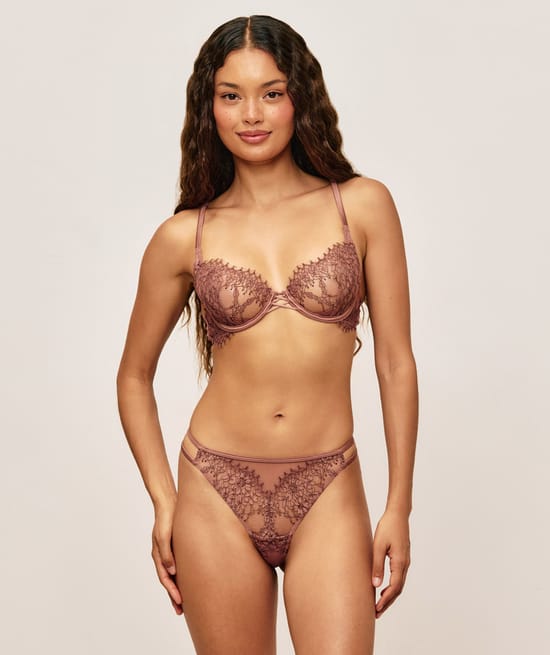String en dentelle;