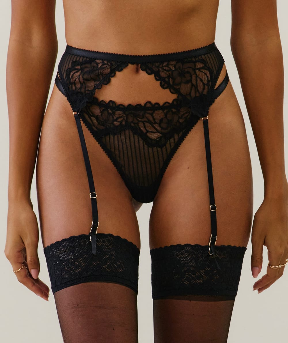 Porte-jarretelles en dentelle;