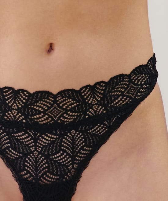lace thong;