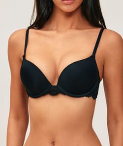 Ultra push-up bra with lace details;