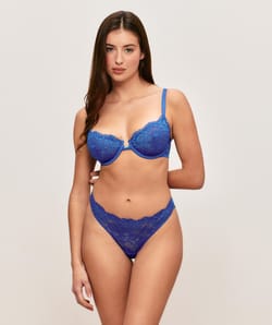 Balconette bra in floral lace;