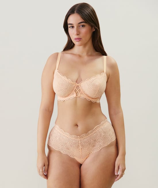 Lace balconette bra;