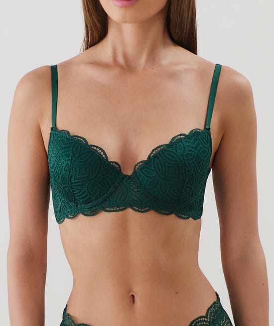 Soutien-gorge ampliforme en dentelle;