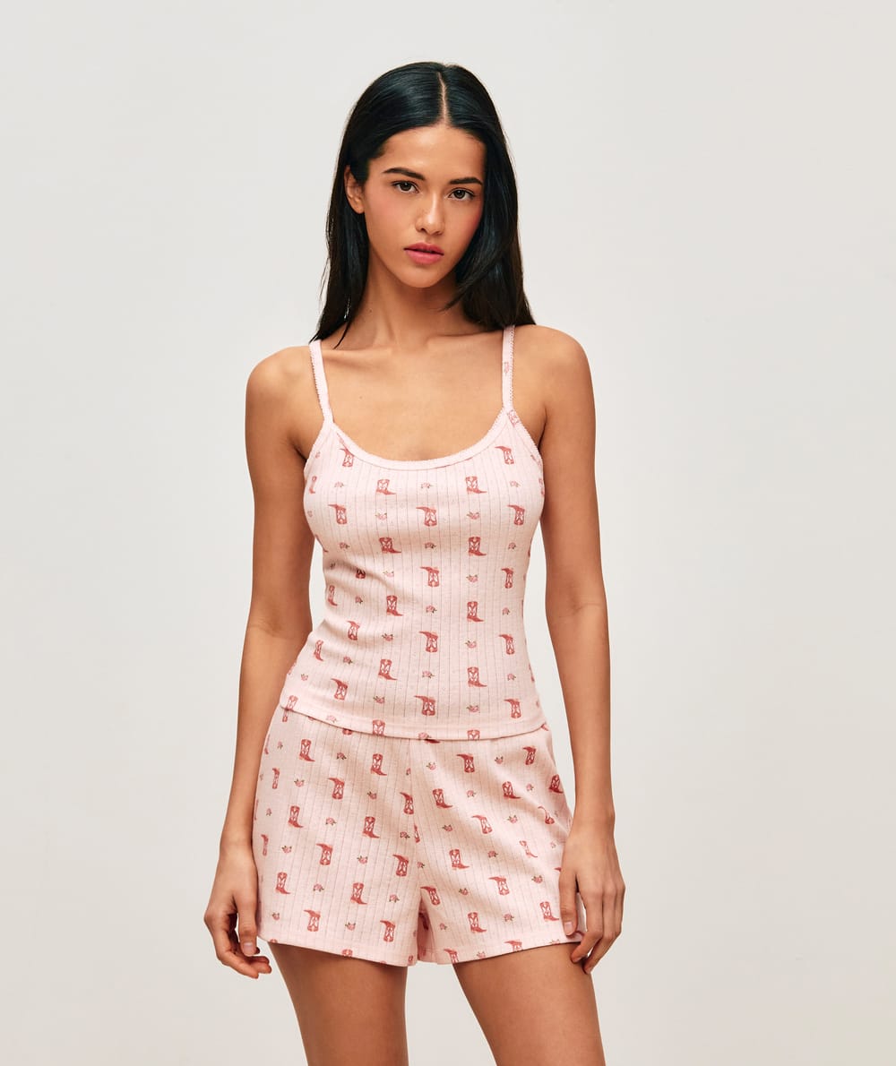 Short en dentelle avec imprim&eacute; fleurs et santiags;
