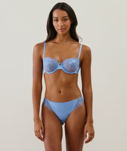 Microfibre thong with embroidery;