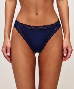 Cotton and lace thong;