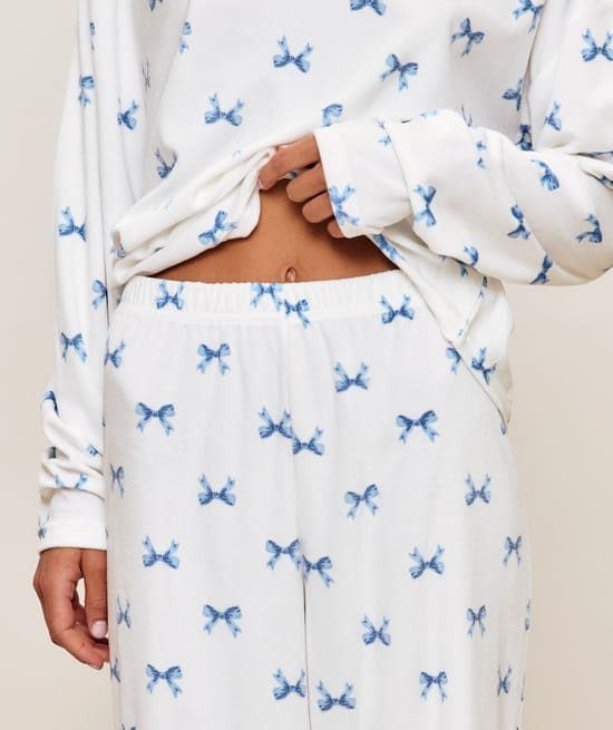 Set t-shirt and corduroy pants with knot patterns;