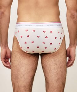 Cotton briefs with heart pattern;