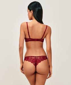 Soutien-gorge corbeille en dentelle florale;