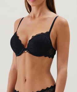 Ultra push-up lace bra;