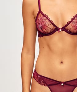 Geborduurde en paillet mesh balconette beha;