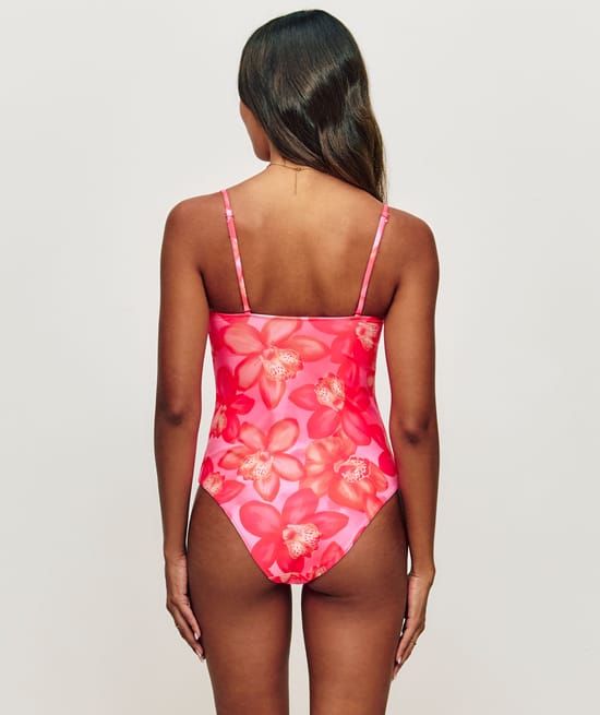 One piece - Swimsuit;