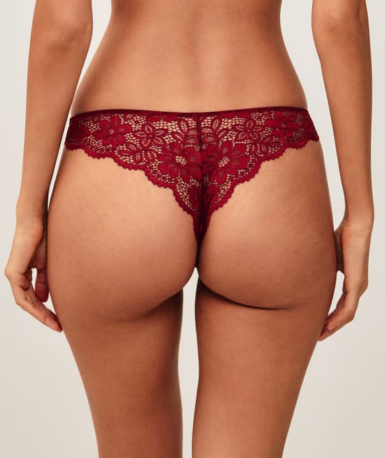 Floral lace thong;