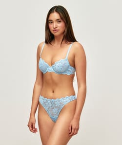 Soutien-gorge corbeille en dentelle florale;