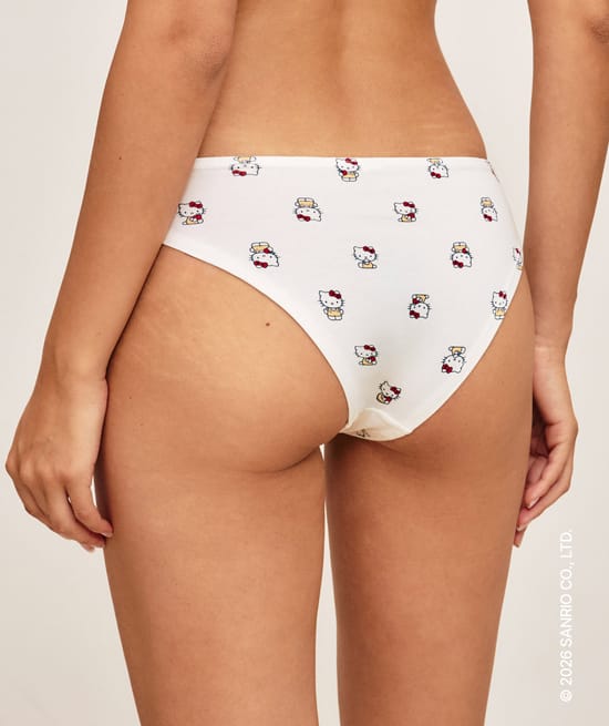 Pack of 3 cotton Hello Kitty panties;