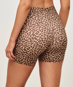 Leopard print microfiber shorty;