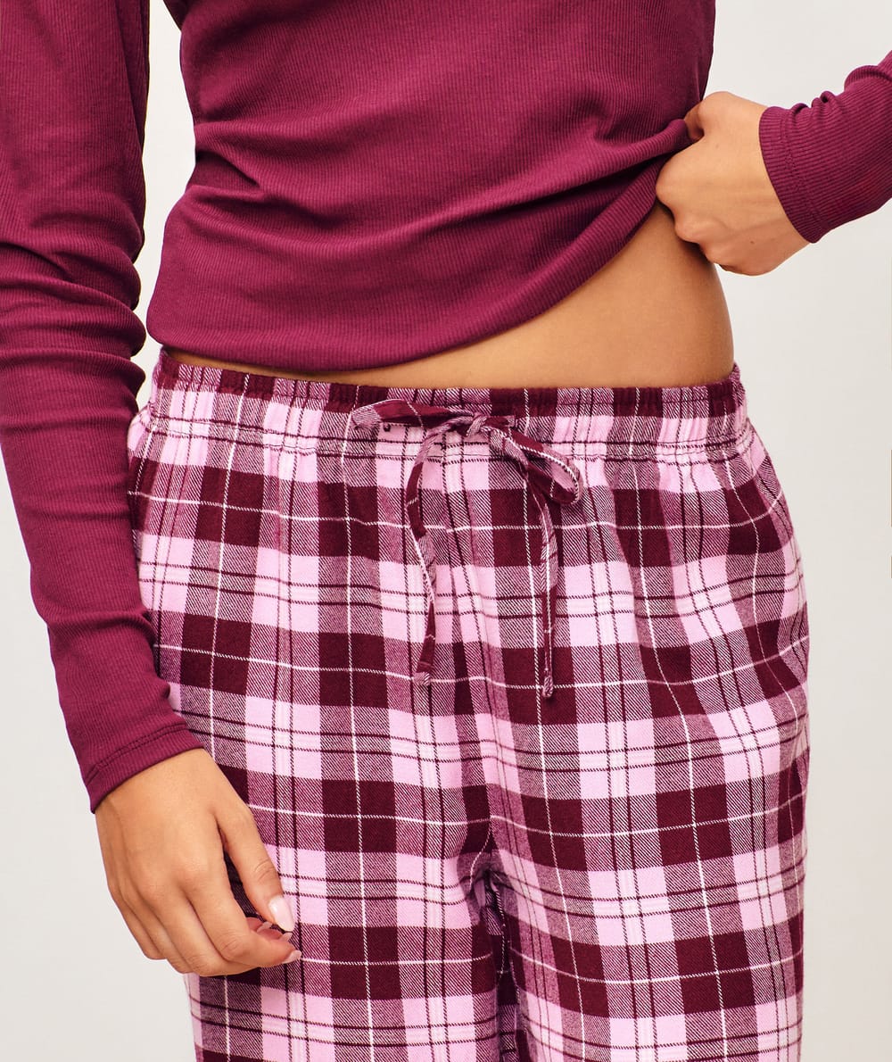 Flannel checkered pants;