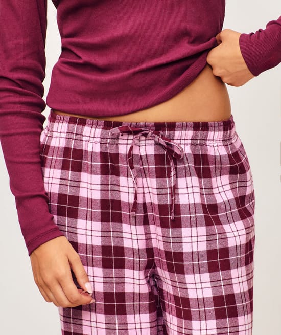 Flannel checkered pants;