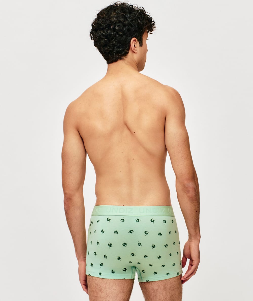 Cotton boxer shorts with clover pattern;
