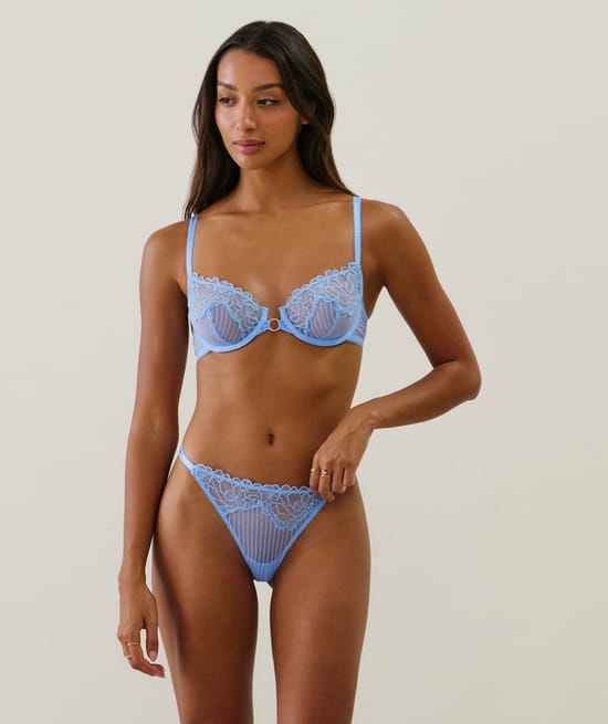 Balconette bra in lace;