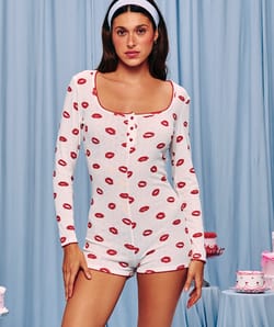 Combishort en pointelle motifs bouches;