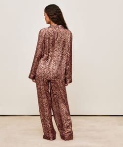 Chemise en satin imprim&eacute; l&eacute;opard;