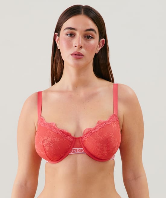 Soutien-gorge corbeille en dentelle;