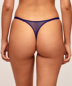 String en tulle motifs fleurs &agrave; paillettes;