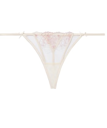 String en dentelle et broderies;