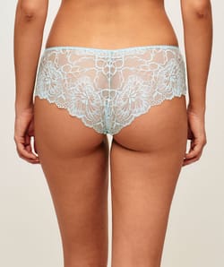 Lace floral shorty;