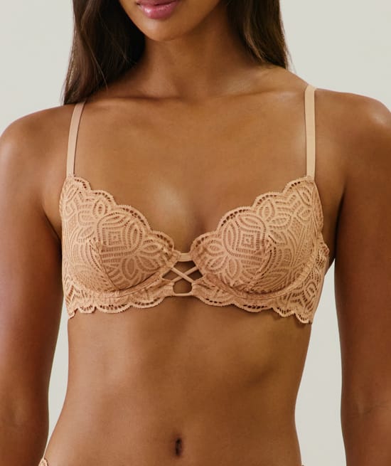 Balconette lace bra;