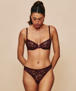 Balconette bra in lace;