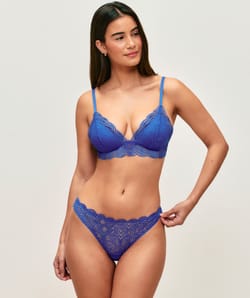 Push-up triangel beha van kant;