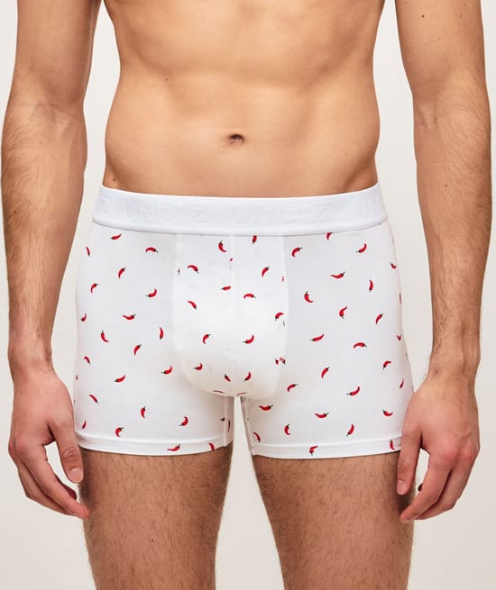 Cotton boxer shorts with chili patterns;