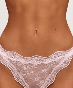 Tanga en dentelle;