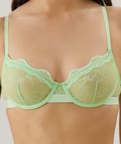 Soutien-gorge corbeille en dentelle;
