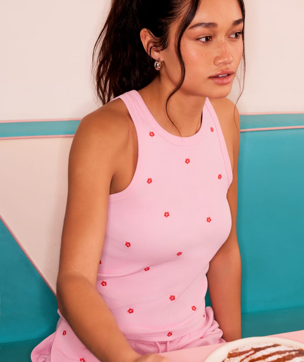 Top en jersey avec broderies;