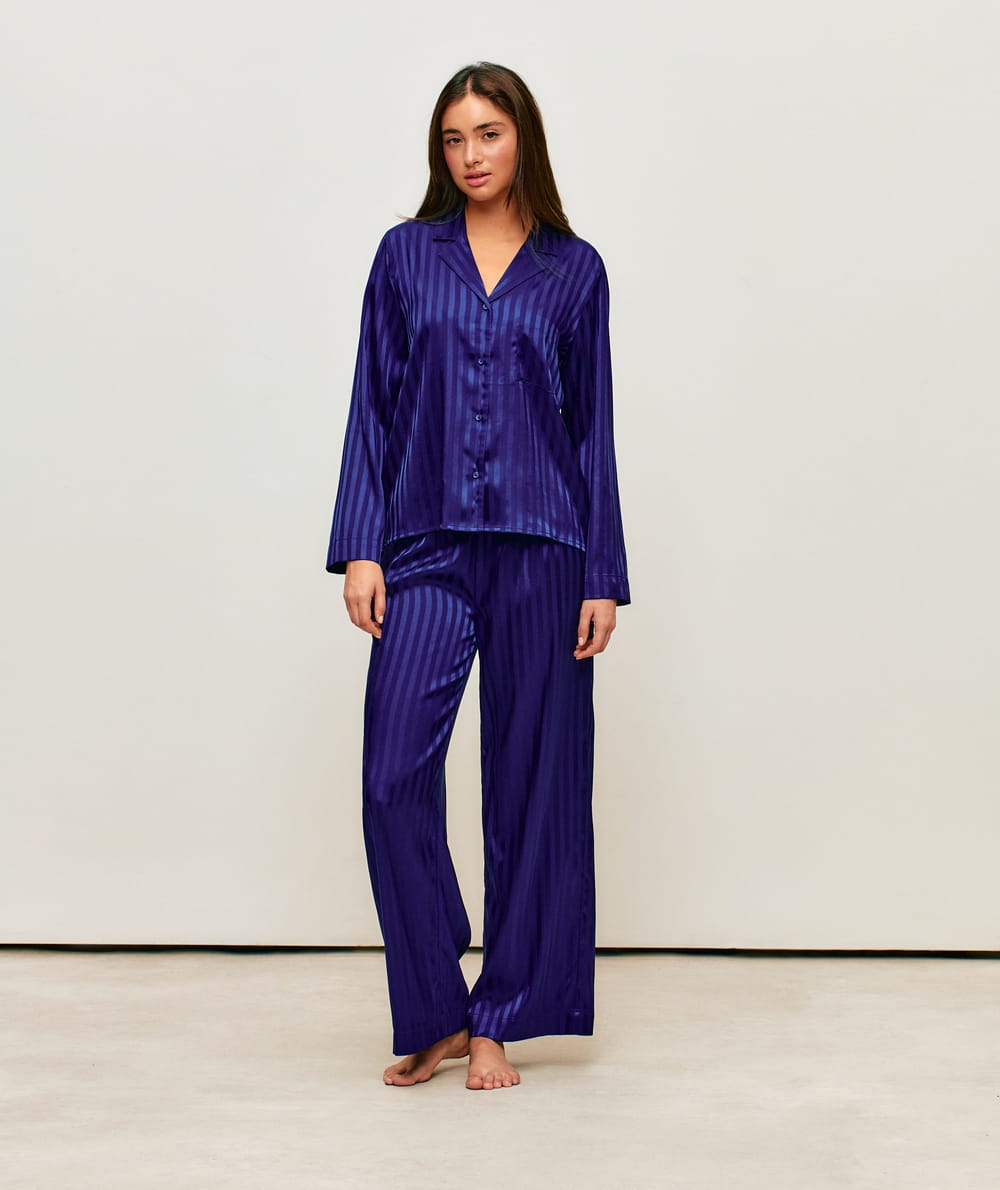 Chemise manches longues en satin ray&eacute;e;