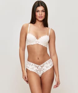 Push-up lace bra;