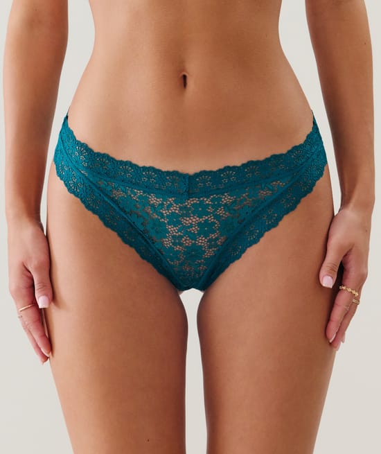 Brief in lace;
