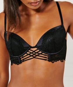 Soutien-gorge push-up en dentelle;