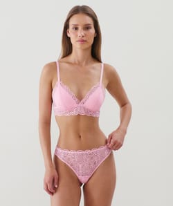 Sujetador triangular push-up de encaje;
